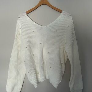 Francesca's Collections White Pearl-Accent V-Neck Sweater Women’s Medium